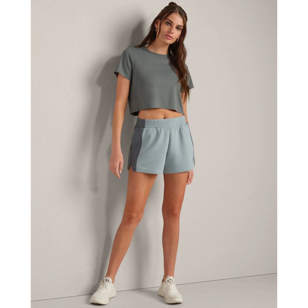 Rhone - DreamGlow Color Block Short in Green Smoke - Womens size XL